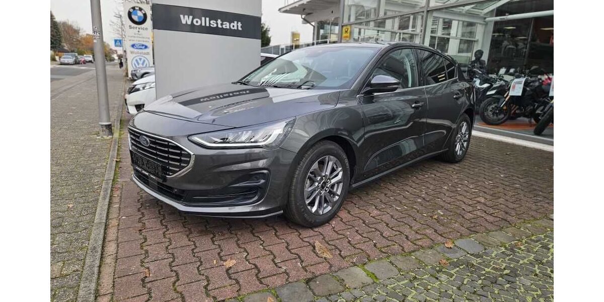 Ford Focus 14.800 km 18.990 &euro; Hattersheim 65795