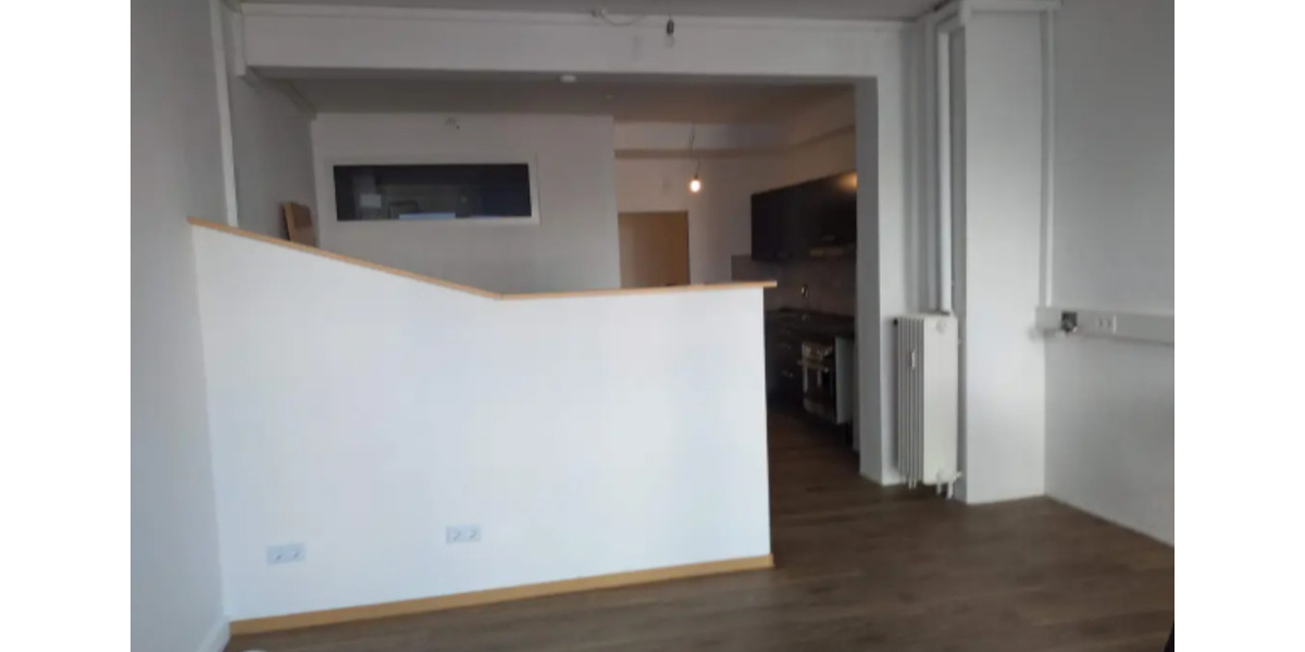 Moderne, geräumige Studio-Wohnung mit Einbauküche zimmer