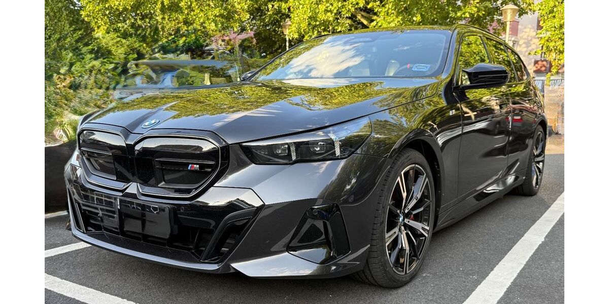 BMW i5 13.000 km 92.500 € Langen 63225