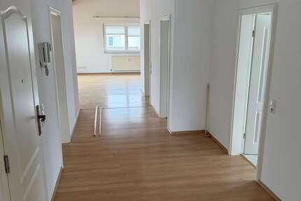 Wohnung Mainz Hechtsheim - 4 Zimmer, 135 m&sup2;, 2.100&euro; | Angebot:24857058