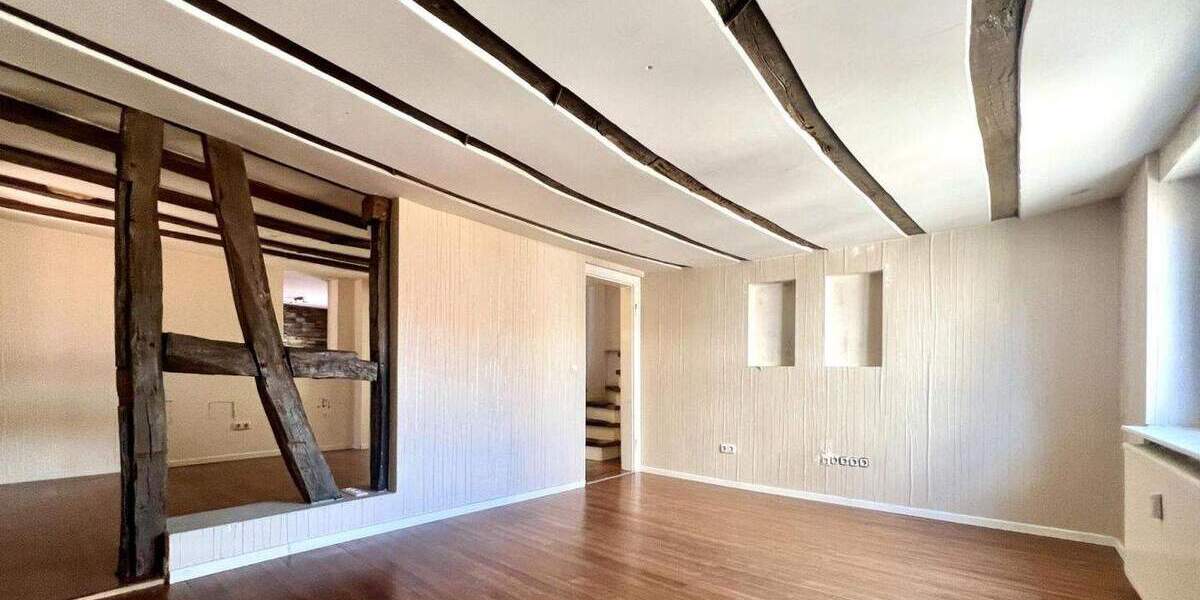 Mehrfamilienhaus, Wohnhaus Hofheim am Taunus Wallau - 7 Zimmer, 206 m&sup2;, 390.000&euro; | Angebot:25682192
