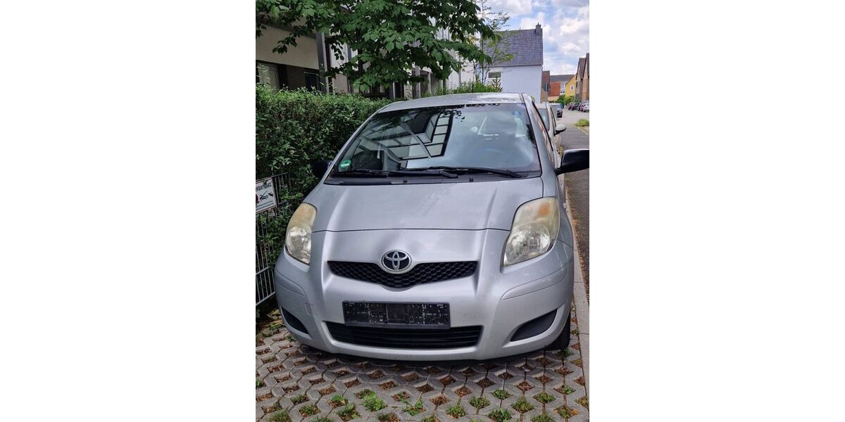 Toyota Yaris 186.000 km 2.900 &euro; Gustavsburg 65462