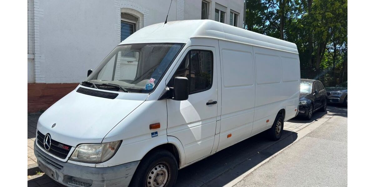 Mercedes-Benz Sprinter 210.000 km 4.990 &euro; Frankfurt am Main 65933