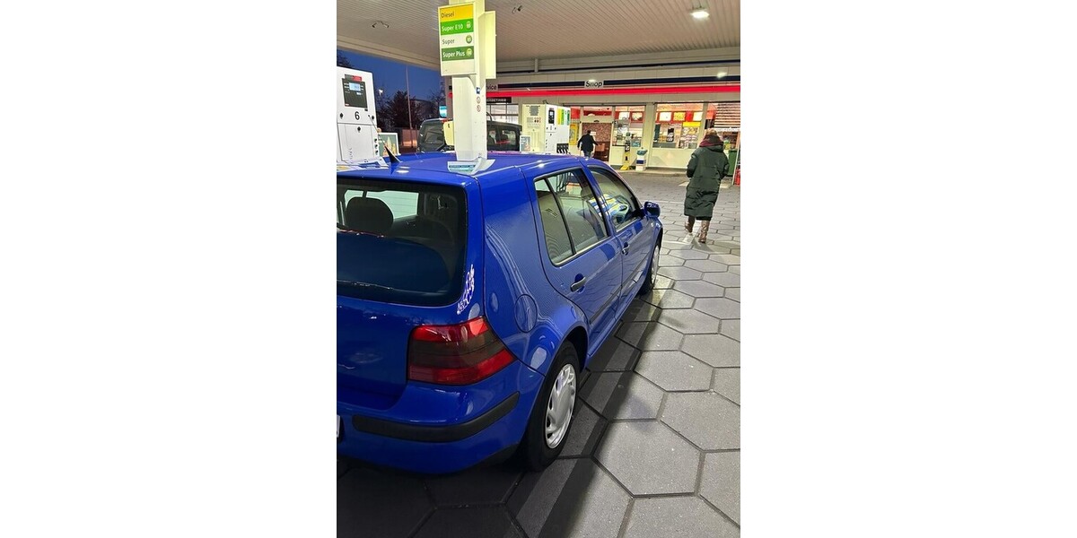 VW Golf IV 162.000 km 2.600 &euro; Frankfurt am Main 60311