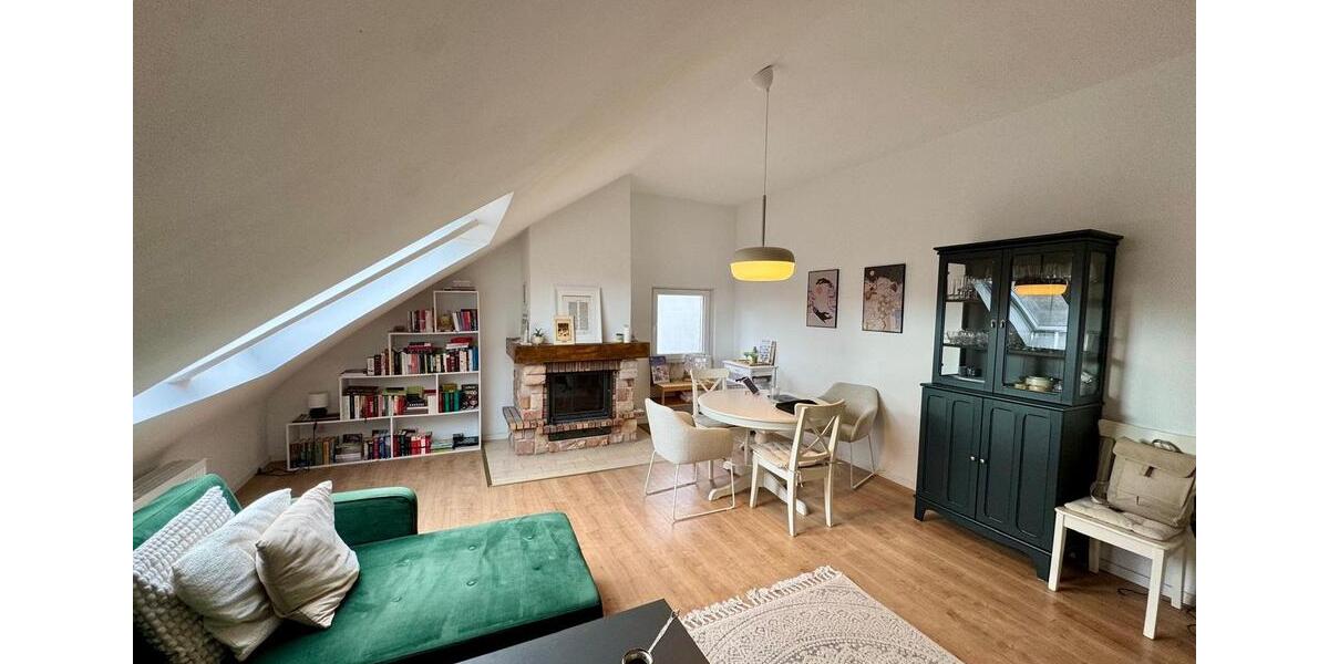 Gemütliche 3-Zi.-DG Whg m. Kamin & Einbauküche in Sachsenhausen 3 zimmer