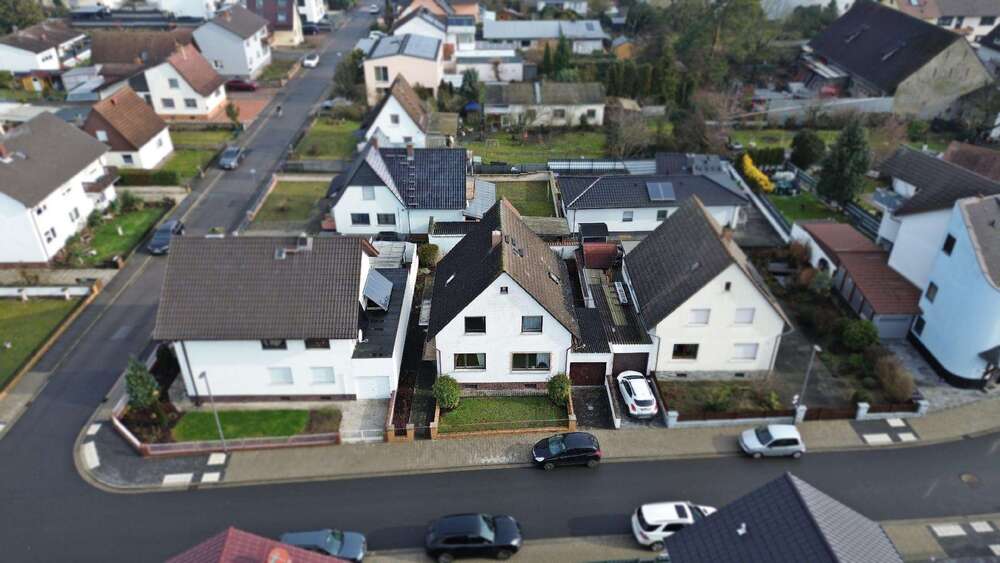 Einfamilienhaus Bürstadt - 6.5 Zimmer, 120 m&sup2;, 299.000&euro; | Angebot:26785760