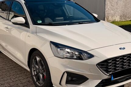 Ford Focus 62.000 km 15.900 &euro; Rodgau 63110