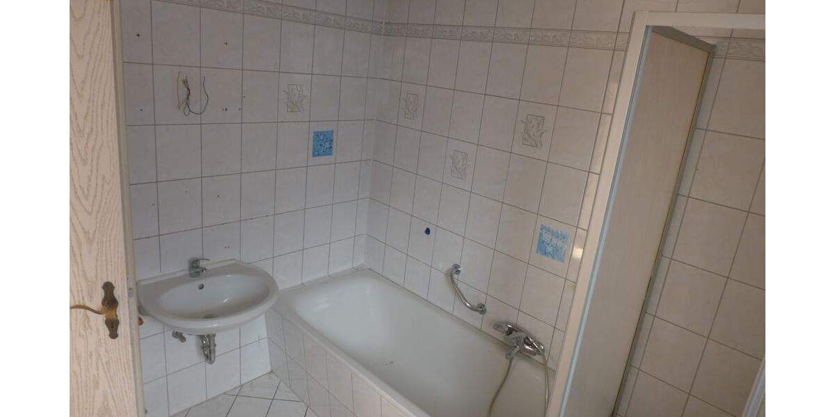 Mehrfamilienhaus, Wohnhaus Gernsheim - 5 Zimmer, 135 m&sup2;, 219.000&euro; | Angebot:25385692