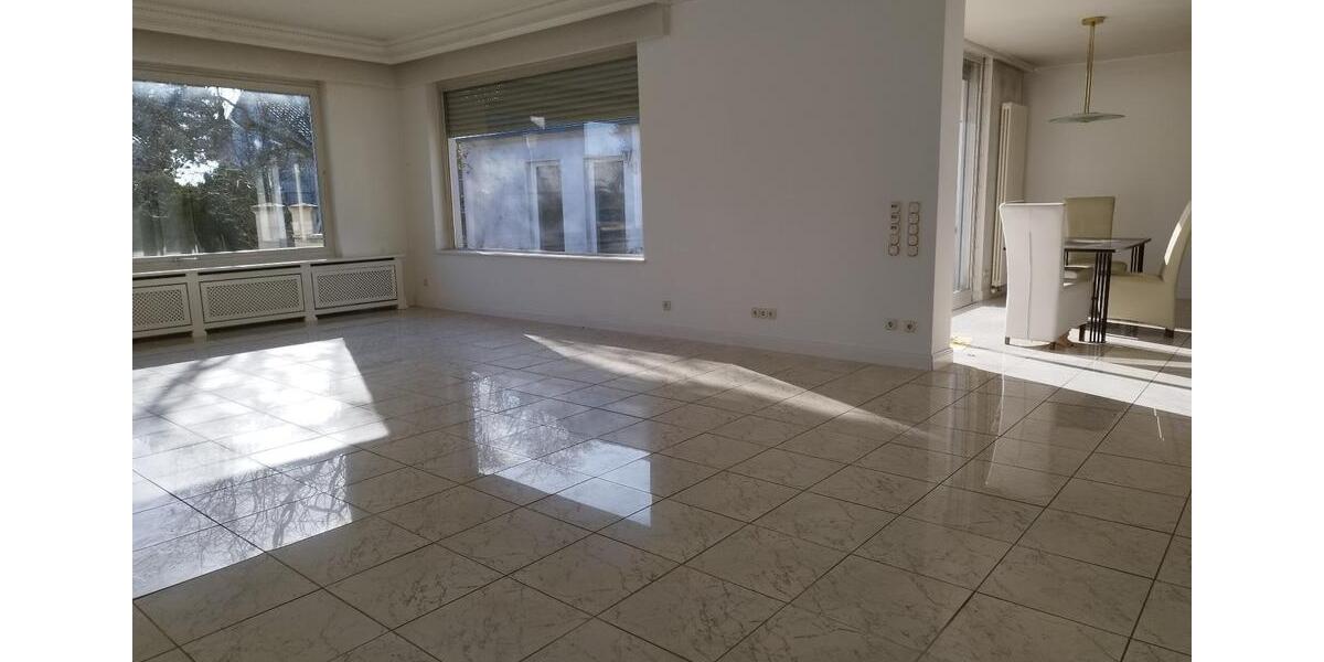 Einfamilienhaus Hochheim am Main - 7 Zimmer, 260 m&sup2;, 832.000&euro; | Angebot:25293830