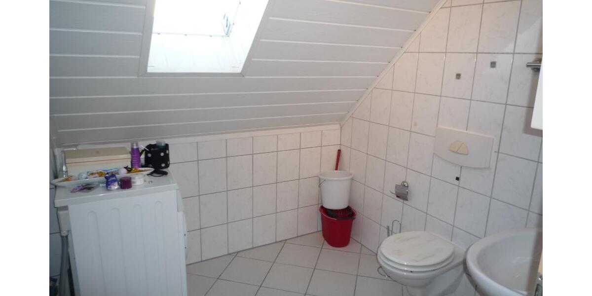 3 ZKB* DG* KFZ-Stellpl* tgl.Duschbad* kpl.gefliest* max 1-3 Pers* Pfungstadt-Eschollbrücken - Dachgeschoßwohnung Pfungstadt / Eschollbrücken Eschollbrücken | Angebot:26882915