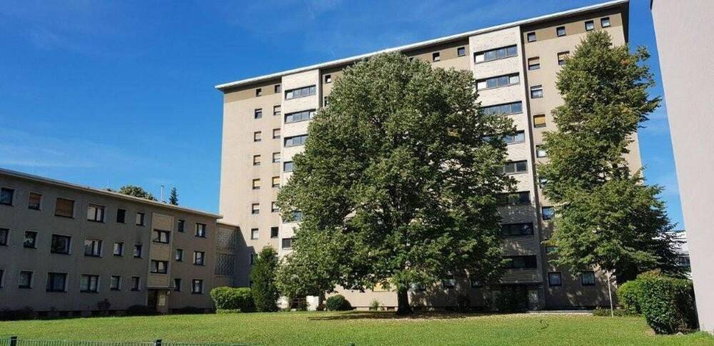 sofort Einzugsbereit, kpl. renovierte 3 Zimmerwohung im 1. OG, ohne Maklerkosten