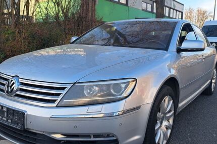 VW Phaeton 304.444 km 8.200 &euro; Frankfurt 60437