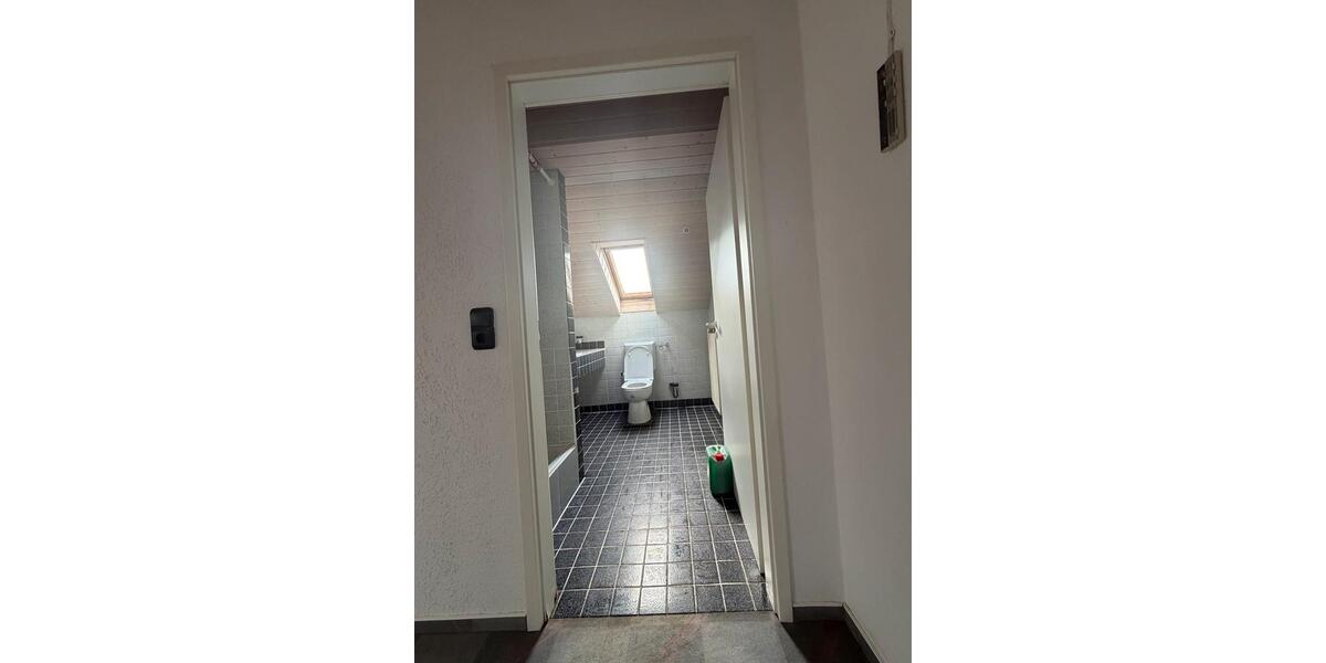 Dachgeschoßwohnung Alsbach-Hähnlein Hähnlein - 1 Zimmer, 80 m&sup2;, 1.050&euro; | Angebot:26382687
