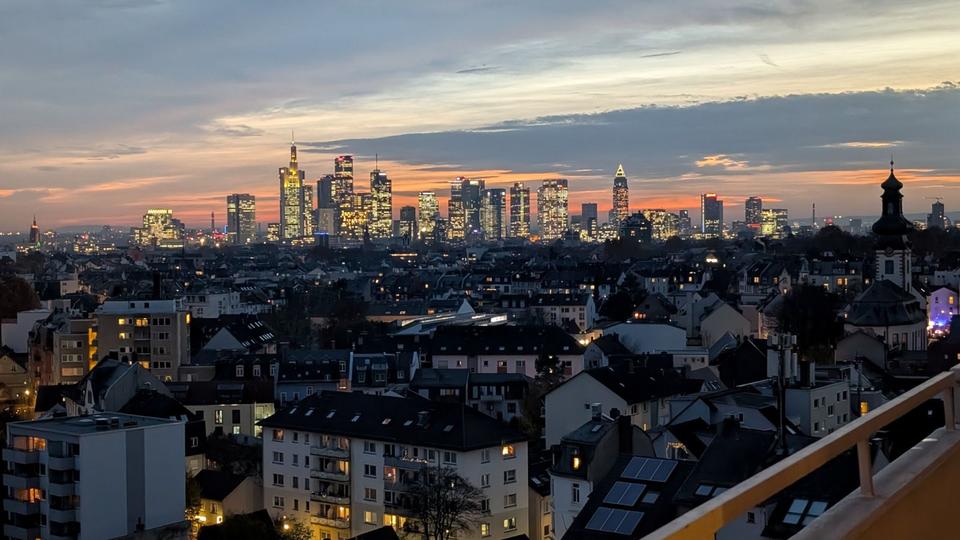 2–Zi-Wohnung, Frankfurt-Bornheim, 11.OG Südseite, 63,5m², saniert 2 zimmer