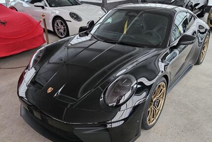 Porsche 992 1.800 km 234.500 &euro; Frankfurt am Main 60323