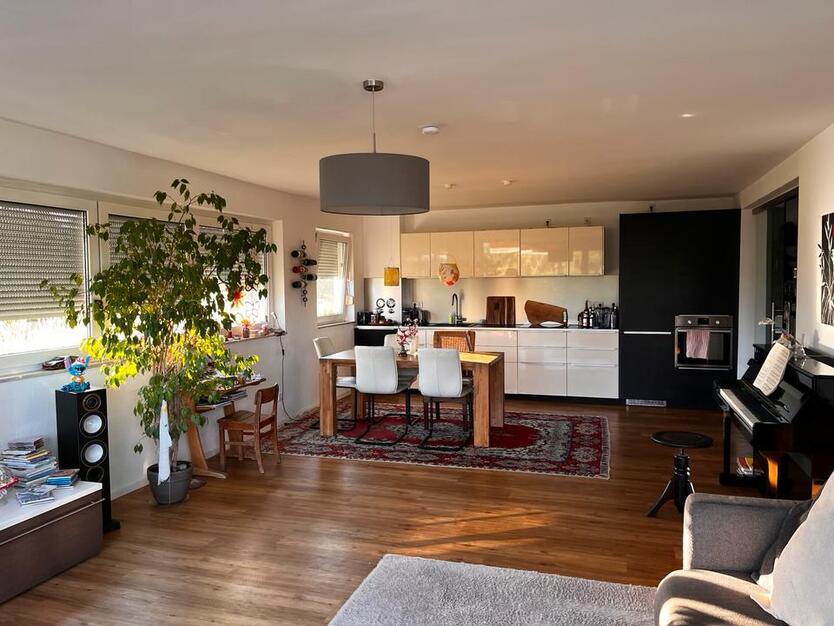 4 Zi. Eigentumswohnung 124 qm mit Balkon im Komponistenviertel DA