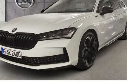 Skoda Superb 16.774 km 59.950 € Frankfurt 60326