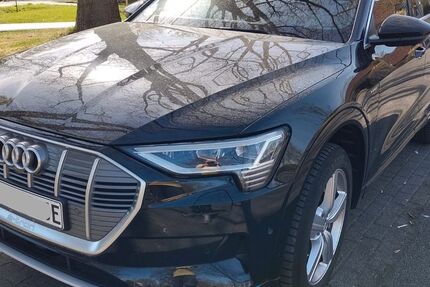 Audi e-tron 37.700 km 33.990 &euro; Rödermark 63322