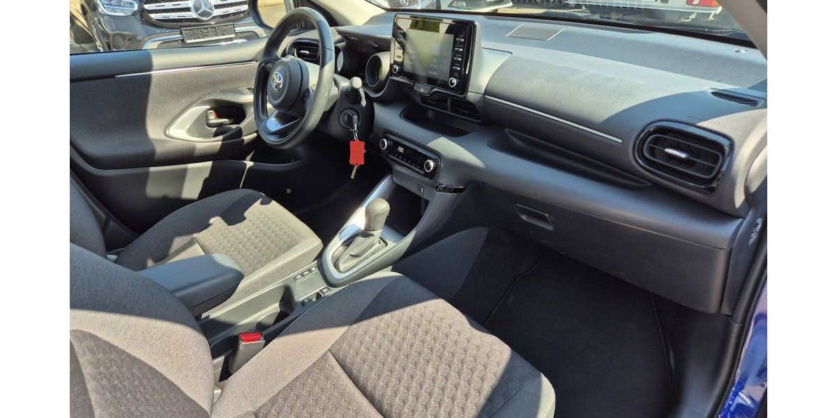 Toyota Yaris Hybrid Team D, Navi,Kamera, SmartDevice, Kli 73.500 km 16.890 &euro; Rodgau 63110