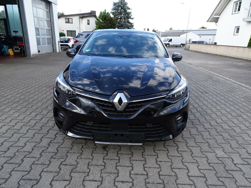 Renault Clio 1,0l Evolution Navi Rückfahrkamera, Einparkhi 31.015 km 12.990 € Rodgau 63110