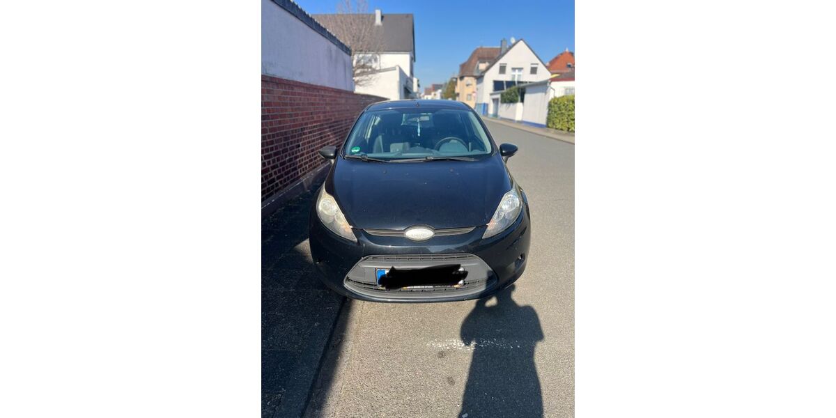 Ford Fiesta 149.272 km 2.399 &euro; Erzhausen 64390