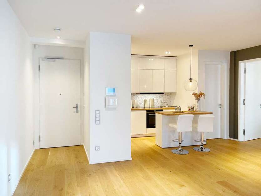 Wohnung zum Mieten in Frankfurt am Main 2.350 € 78 m² 2 zimmer