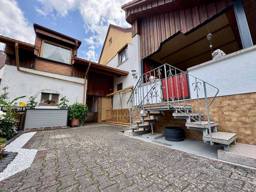 Solides, teils modernisiertes Zweifamilienhaus in gesuchter, ruhiger Lage von Münster