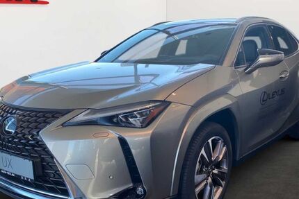 Lexus UX 3.000 km 42.900 &euro; Frankfurt 60314