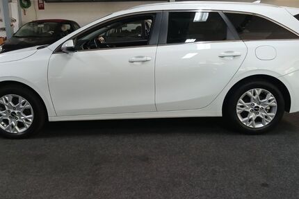 Kia ceed Sportswagon 42.000 km 17.500 &euro; Rüsselsheim 65428