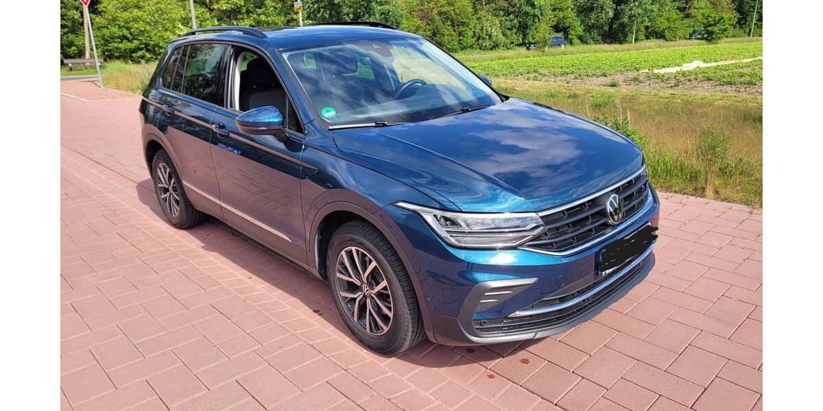 VW Tiguan 10.300 km 25.900 &euro; Bürstadt 68642