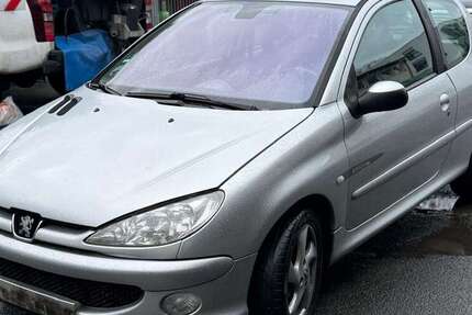 Peugeot 206 222.000 km 1.499 &euro; Offenbach am Main 63071