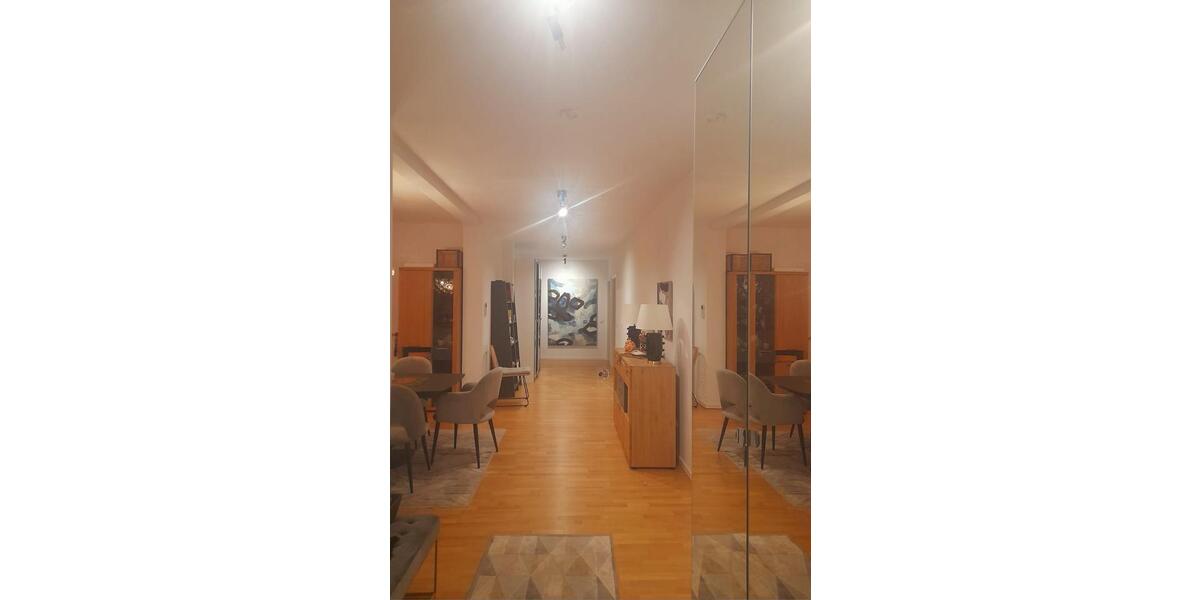 Voll möbliert Wohnung mit Skyline-Block - Kurzzeitmiete 4 zimmer