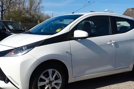 Toyota Aygo (X) 78.900 km 6.700 &euro; Rodgau / Nieder-Roden 63110