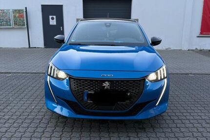 Peugeot 208 120.000 km 11.300 &euro; Babenhausen 64832