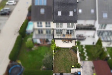 Familientraum: Modernes Zuhause mit Dachstudio & sonnigem Garten