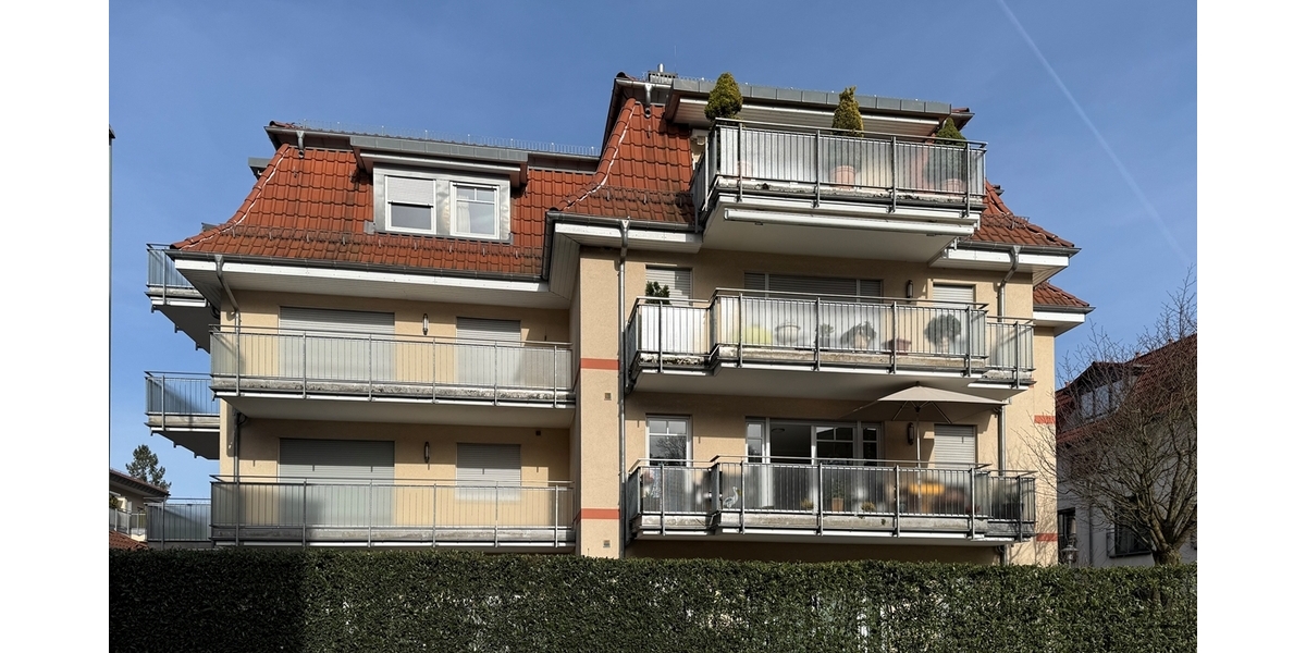 Hofheim: Seniorenresidenz mit Penthousefeeling! Charmante 3-Zimmerwohnung in zentraler Lage - Etagenwohnung Hofheim | Angebot:25539425