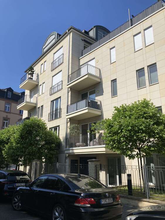 Wohnung zum Kaufen in Frankfurt 1.300.000 € 142 m²