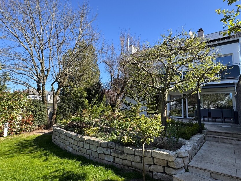 Exklusive Traumvilla: Stilvoller Komfort und modernes Design in Dreieich-Götzenhain vereint! 9 zimmer