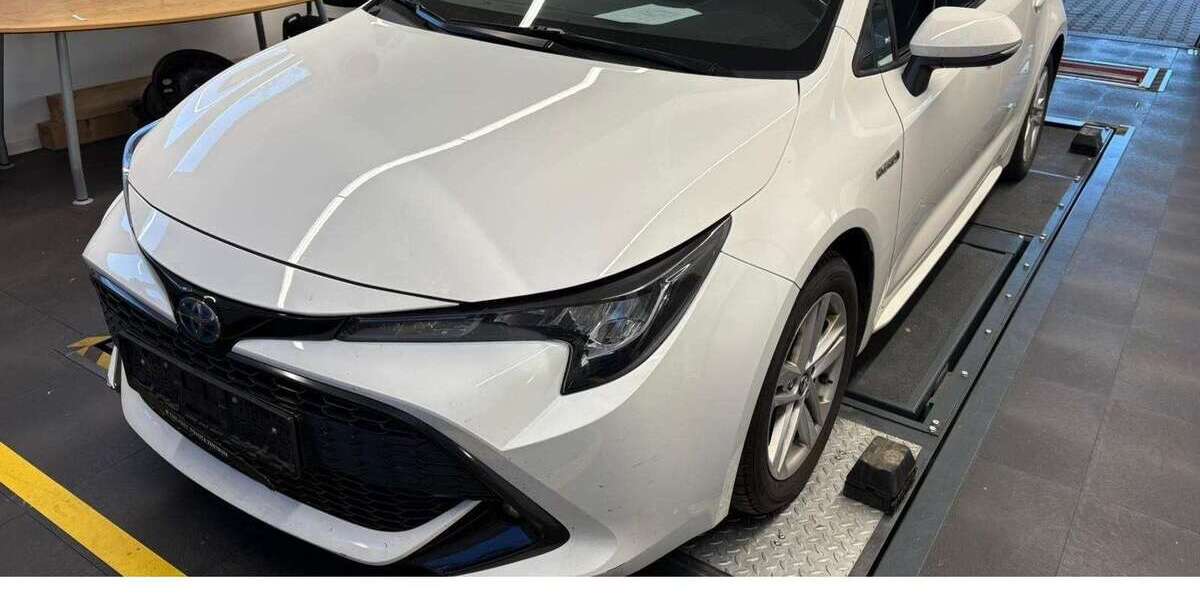 Toyota Corolla 103.000 km 19.690 &euro; Bensheim 64625
