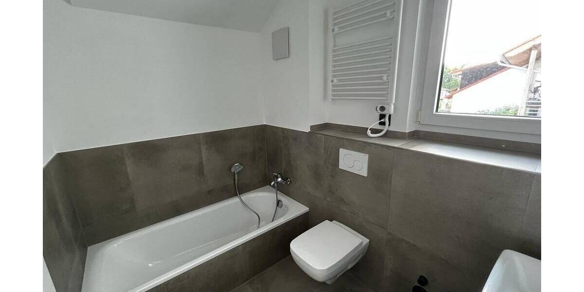 Doppelhaushälfte Mainz Weisenau - 6 Zimmer, 159 m&sup2;, 2.500&euro; | Angebot:25683725