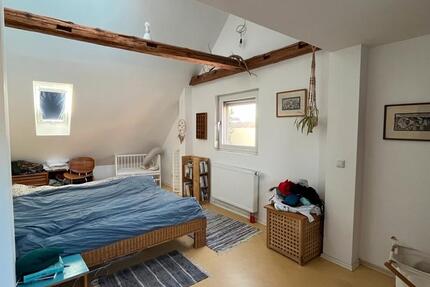 Haus Frankfurt am Main Nord-Ost - 2 Zimmer, 90 m&sup2;, 1.400&euro; | Angebot:24707528