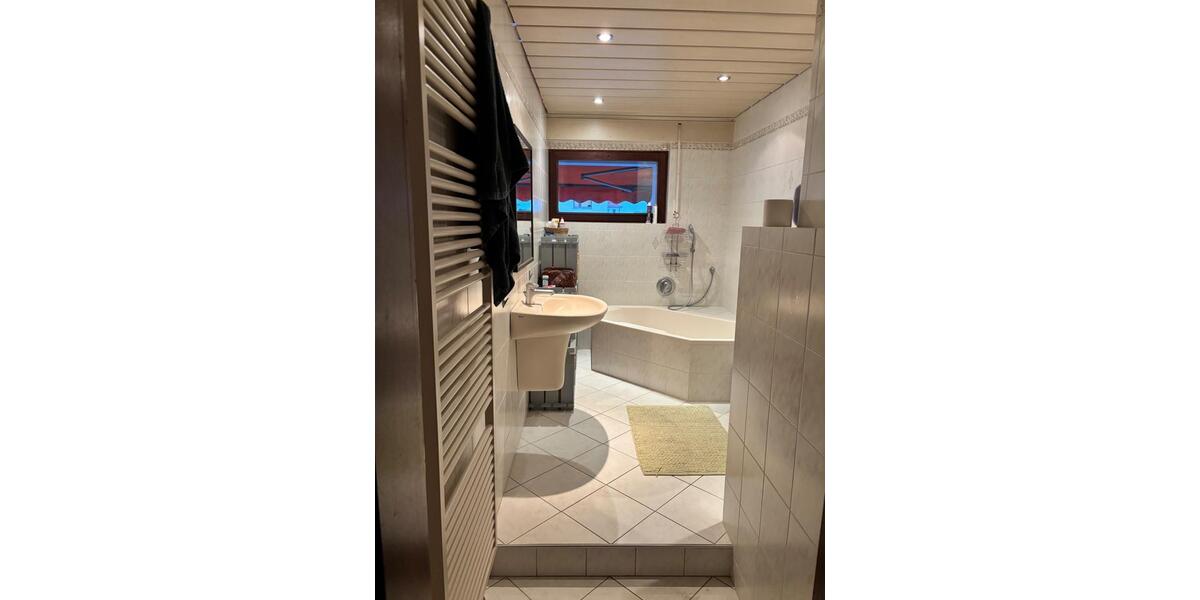 Etagenwohnung Seeheim-Jugenheim Jugenheim - 5 Zimmer, 103 m&sup2;, 420.000&euro; | Angebot:26944855