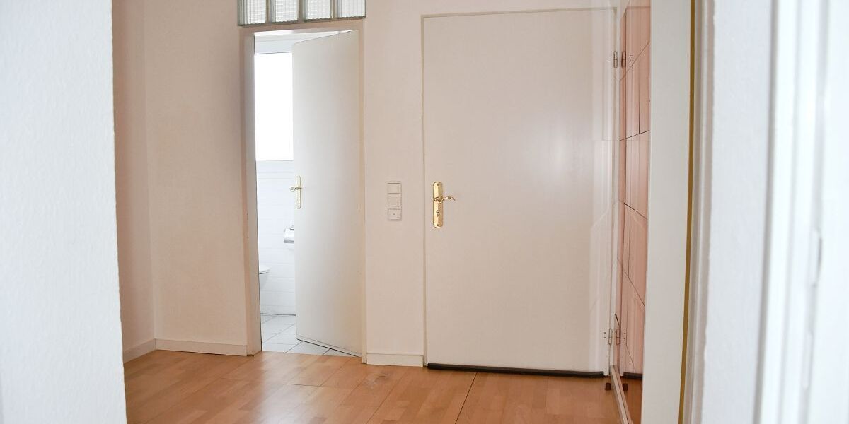 Attraktives großzügiges Zweifamilienhaus im Bauhausstil in Darmstadt-Arheilgen - Zweifamilienhaus Darmstadt-Arheilgen Darmstadt/Vororte | Angebot:25099546