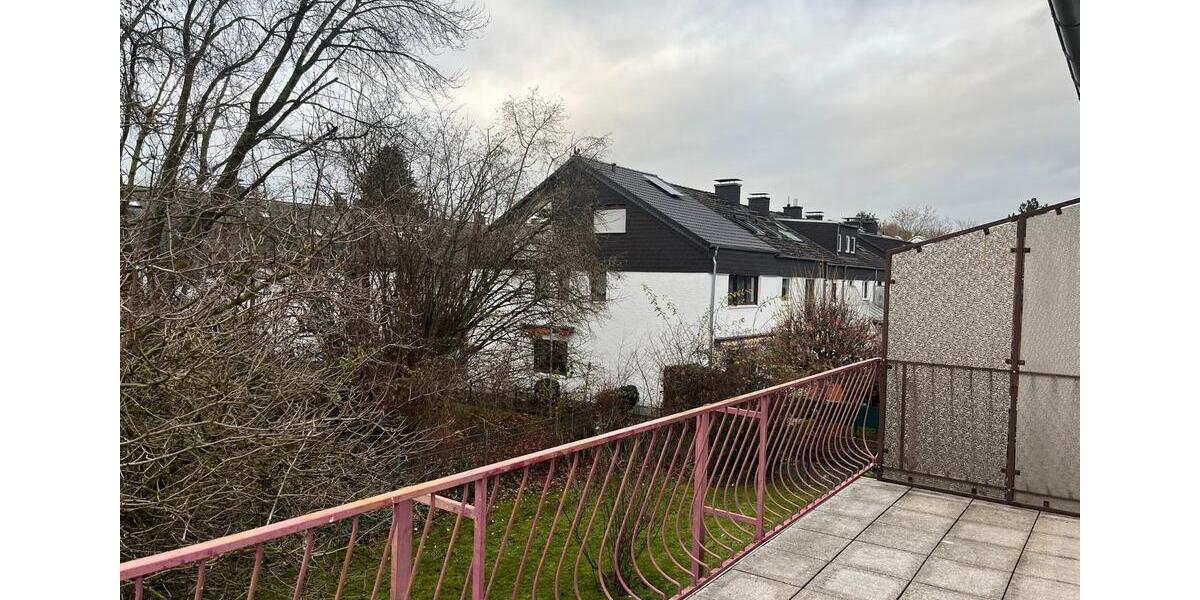 Lichtdurchflutete, renovierte 2-Zimmer Wohnung mit Balkon 2 zimmer