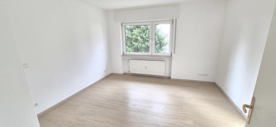 Etagenwohnung Flörsheim am Main - 3 Zimmer, 83 m&sup2;, 1.250&euro; | Angebot:25382269