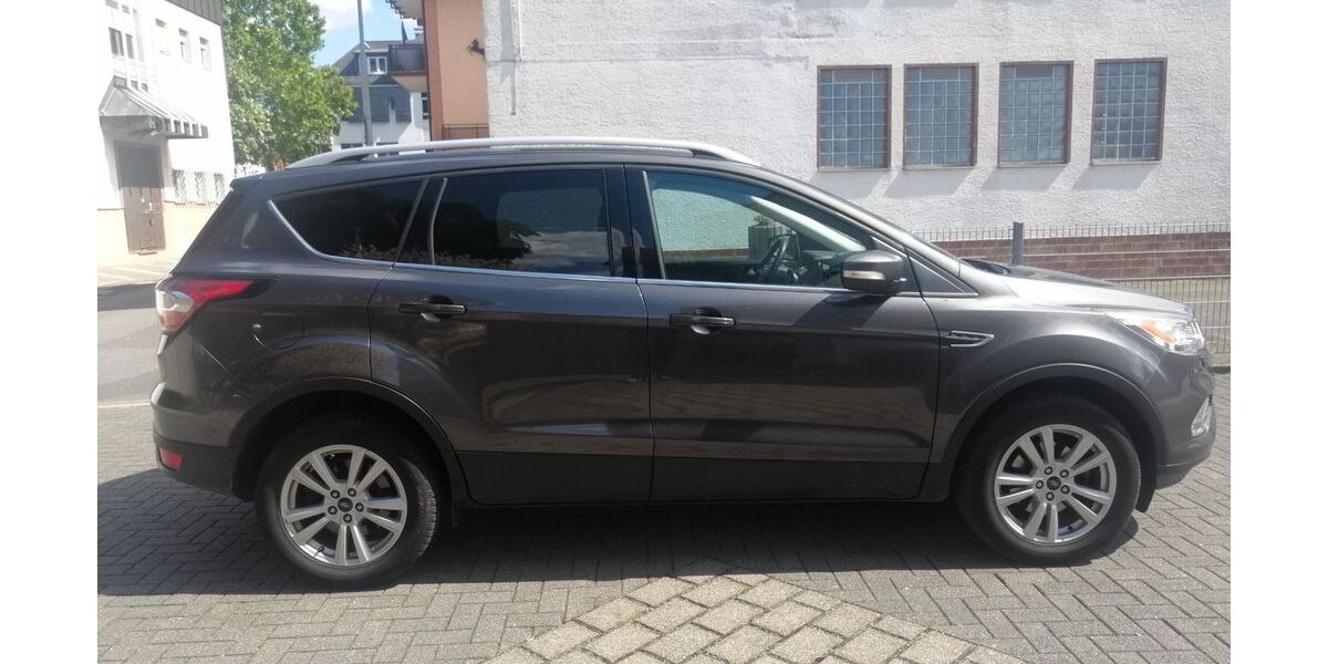 Ford Kuga 108.200 km 9.450 &euro; Pfungstadt 64319