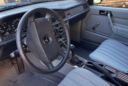 Mercedes-Benz 190 220.000 km 4.000 &euro; Offenbach 63071