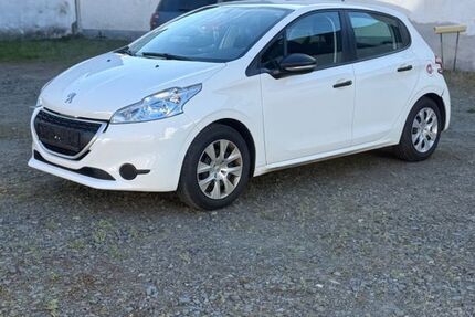 Peugeot 208 105.711 km 4.600 &euro; Babenhausen 64832