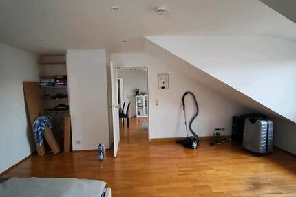 Charmante 2-Zimmerwohnung mit frisch renovierte m Gartenhaus 2 zimmer