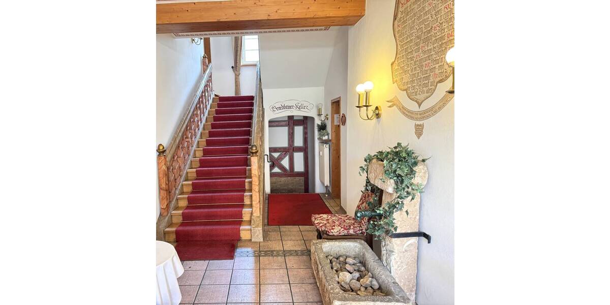 Historisches Gebäude - geschichtsträchtiger Ort: Wohn-Geschäftshaus im Schatten der Königshalle! 1 zimmer